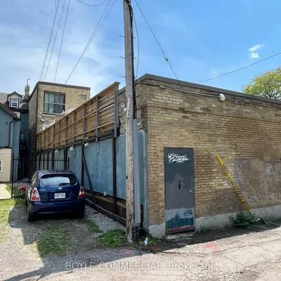 Commercial for sale, 410, Dundas, Moss Park, Toronto