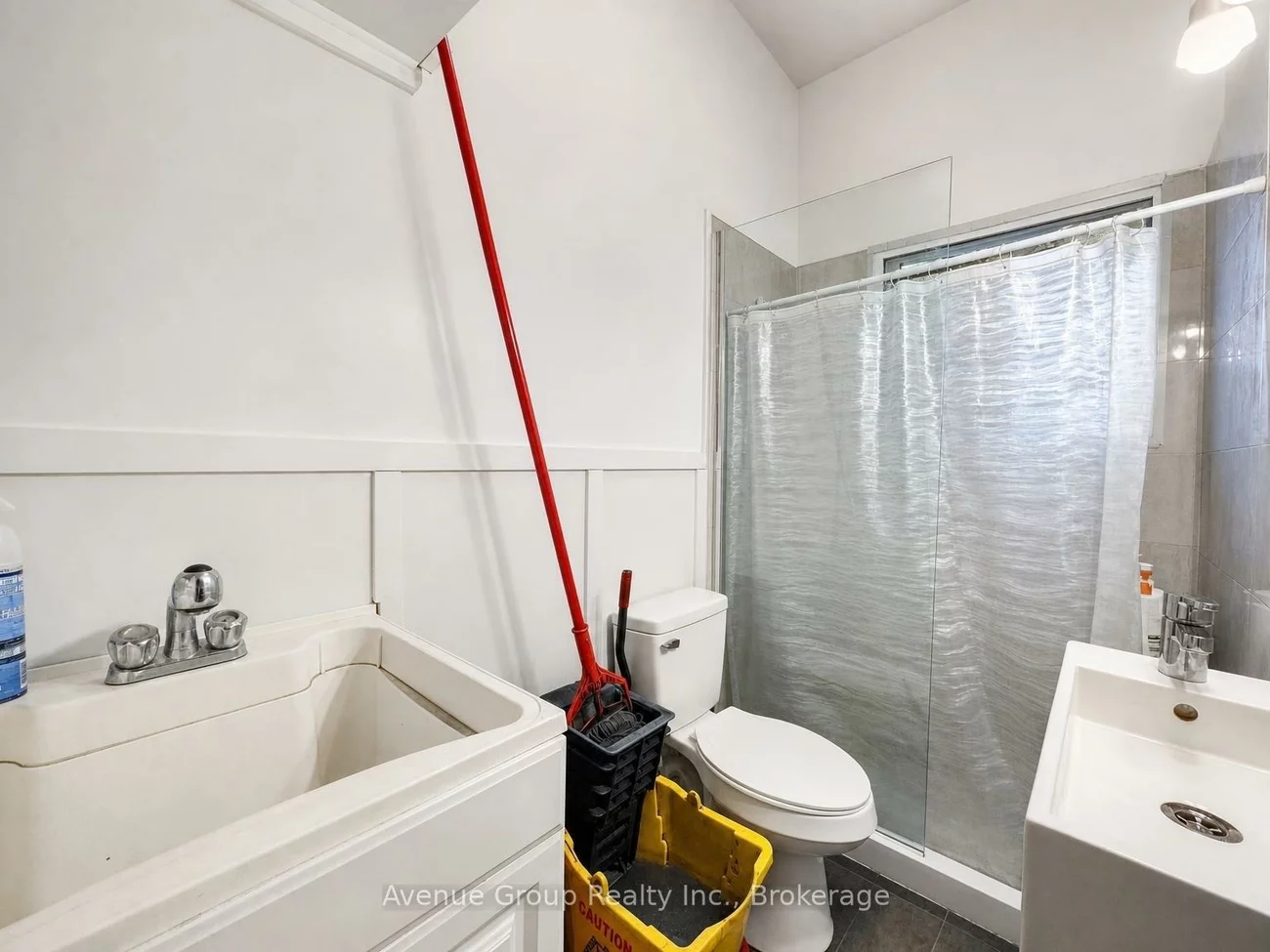 3016B, Bathurst, Englemount-Lawrence, Toronto