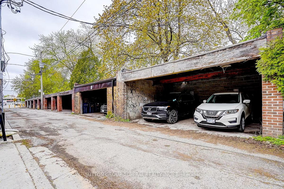 1184, Eglinton, Forest Hill North, Toronto