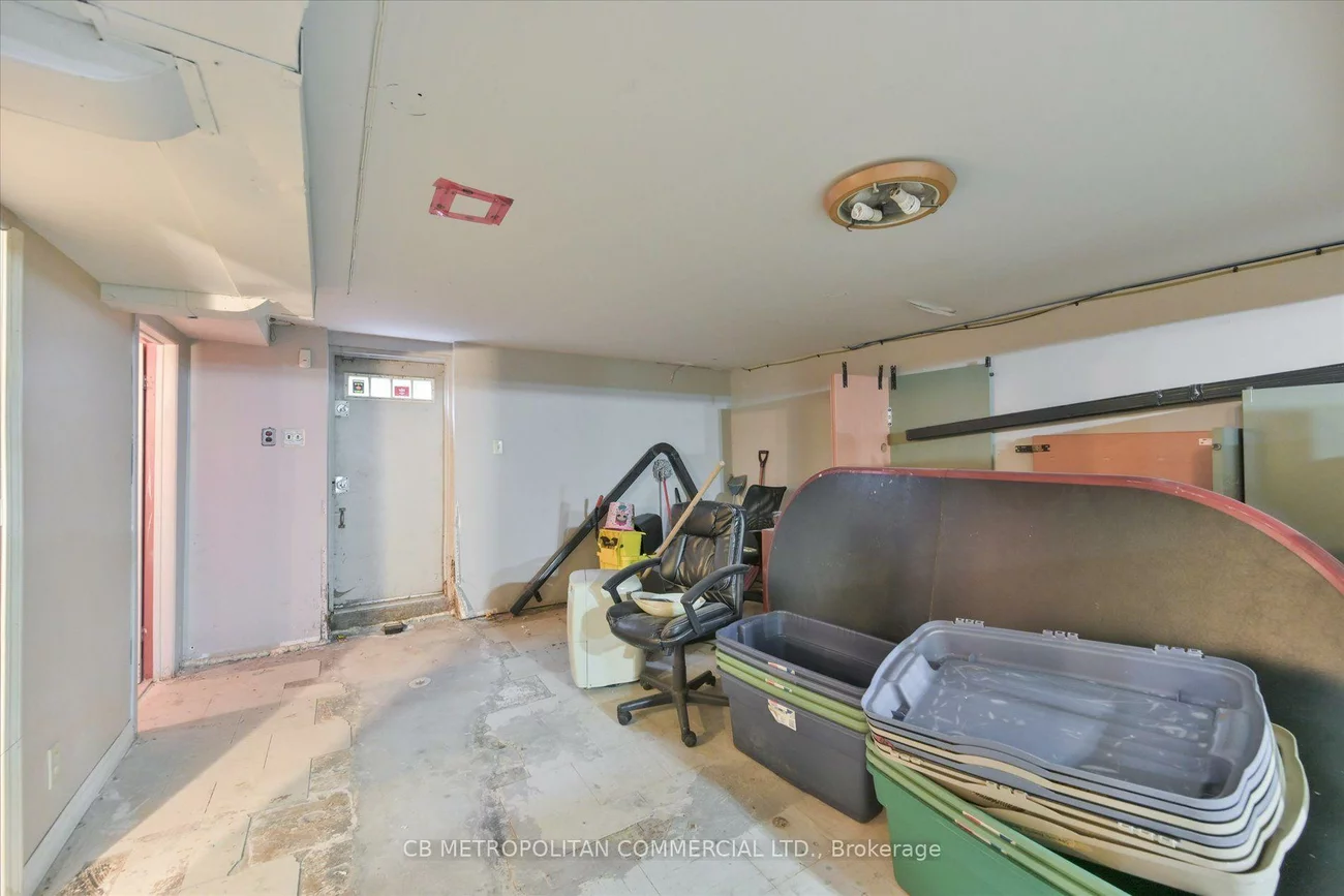 143, Laird, Thorncliffe Park, Toronto