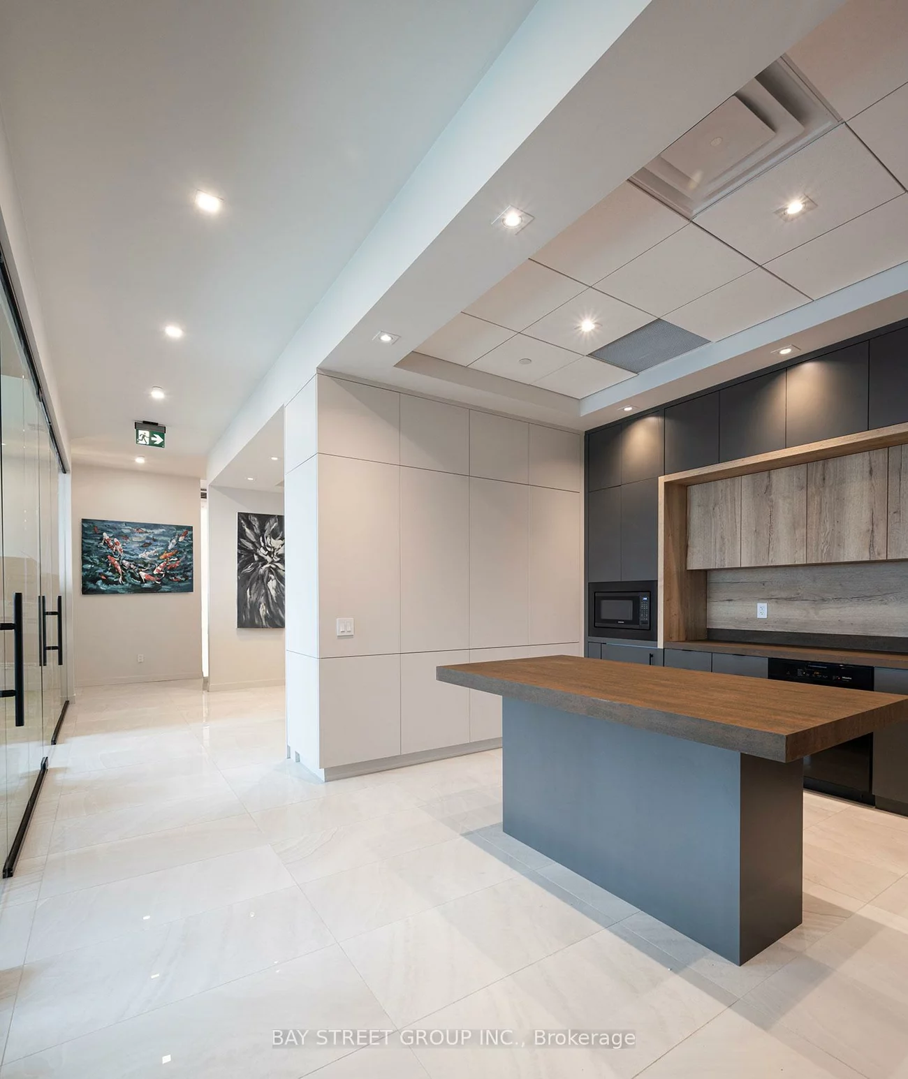130, Queens, Waterfront Communities C8, Toronto