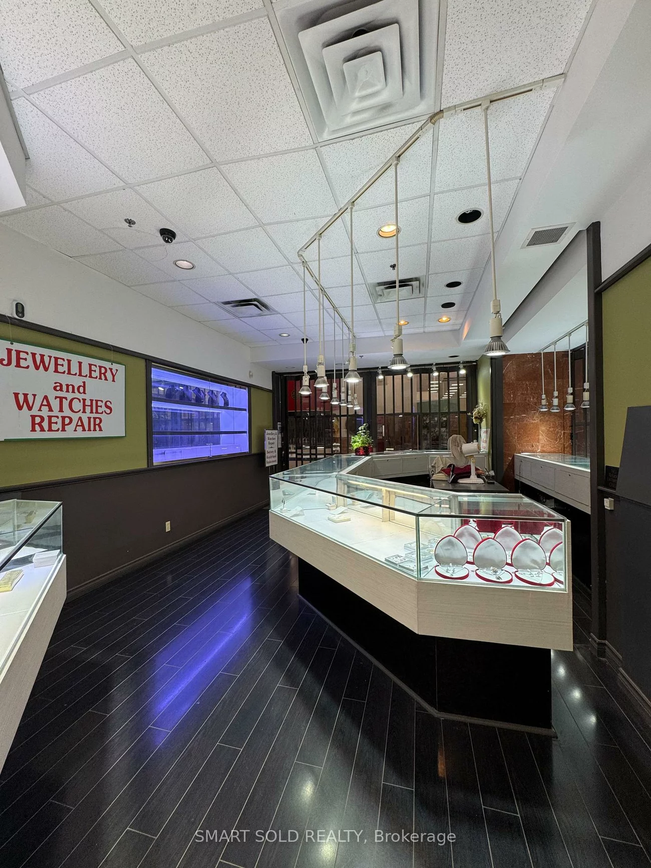 45, Overlea, Thorncliffe Park, Toronto