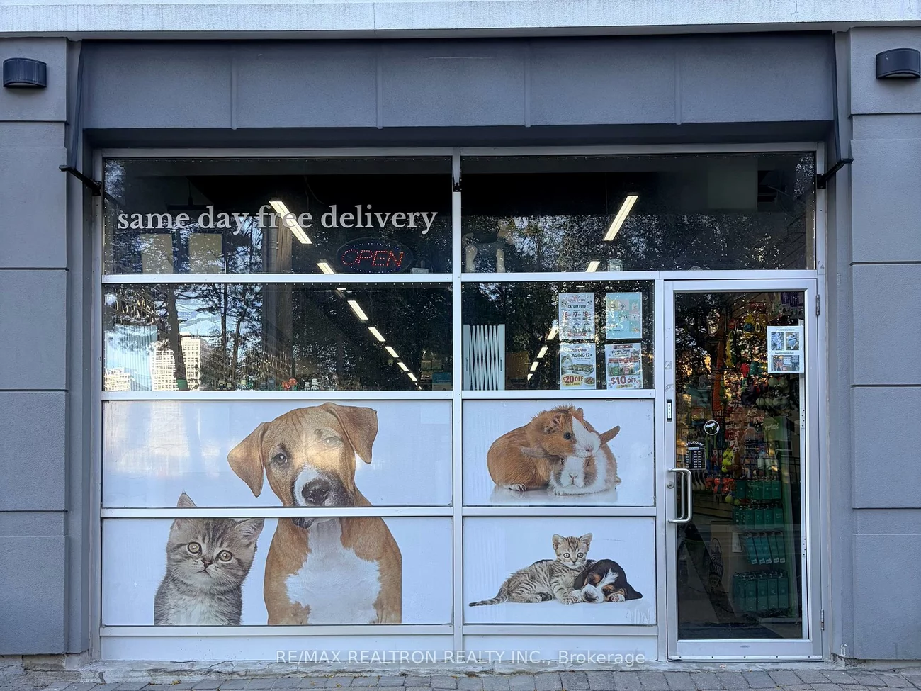 1500, Bathurst, Humewood-Cedarvale, Toronto