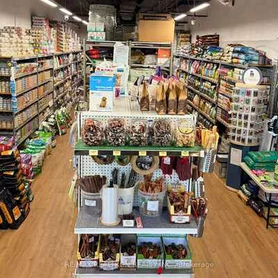 Commercial for sale, 1500, Bathurst, Humewood-Cedarvale, Toronto