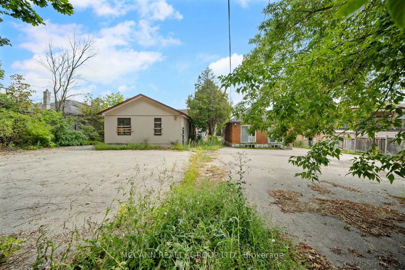 110-112, Sheppard, Lansing-Westgate, Toronto