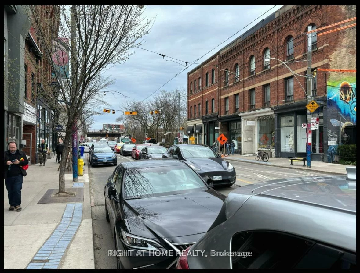 782, Queen, South Riverdale, Toronto