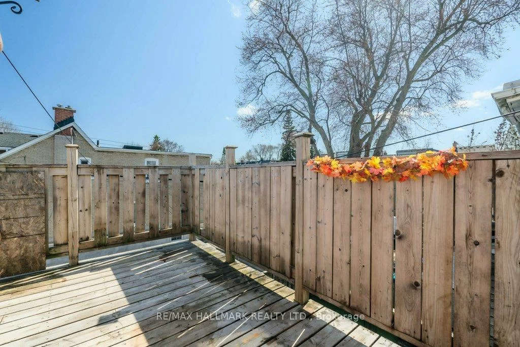 935, Kingston, The Beaches, Toronto