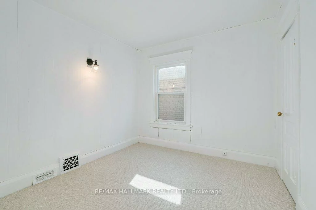 935, Kingston, The Beaches, Toronto