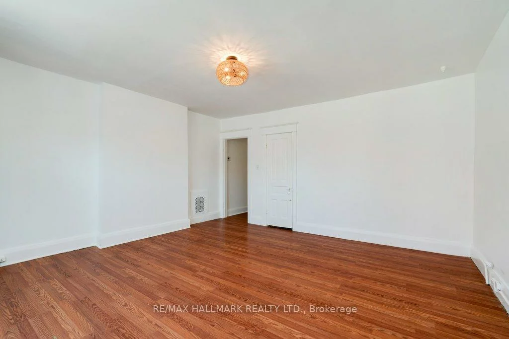 935, Kingston, The Beaches, Toronto