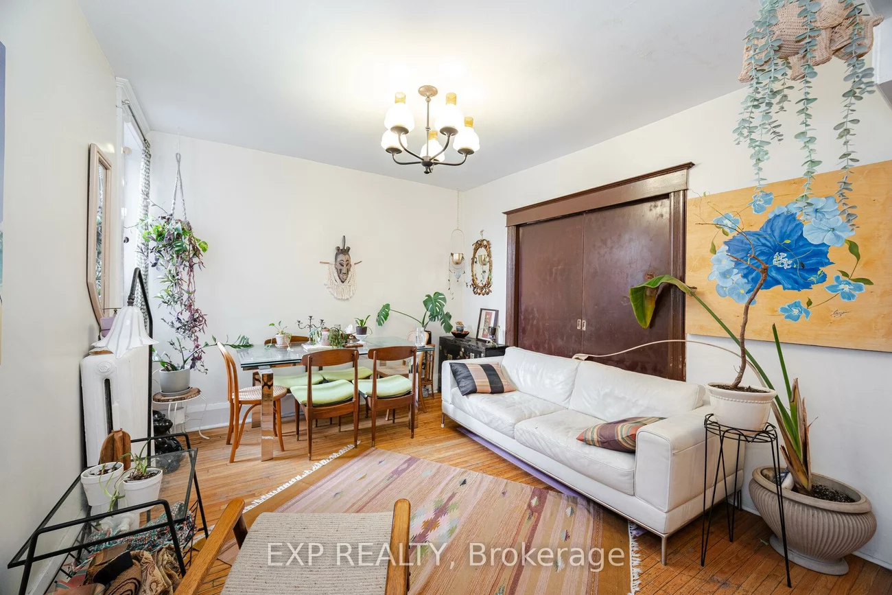 1359, Danforth, Greenwood-Coxwell, Toronto