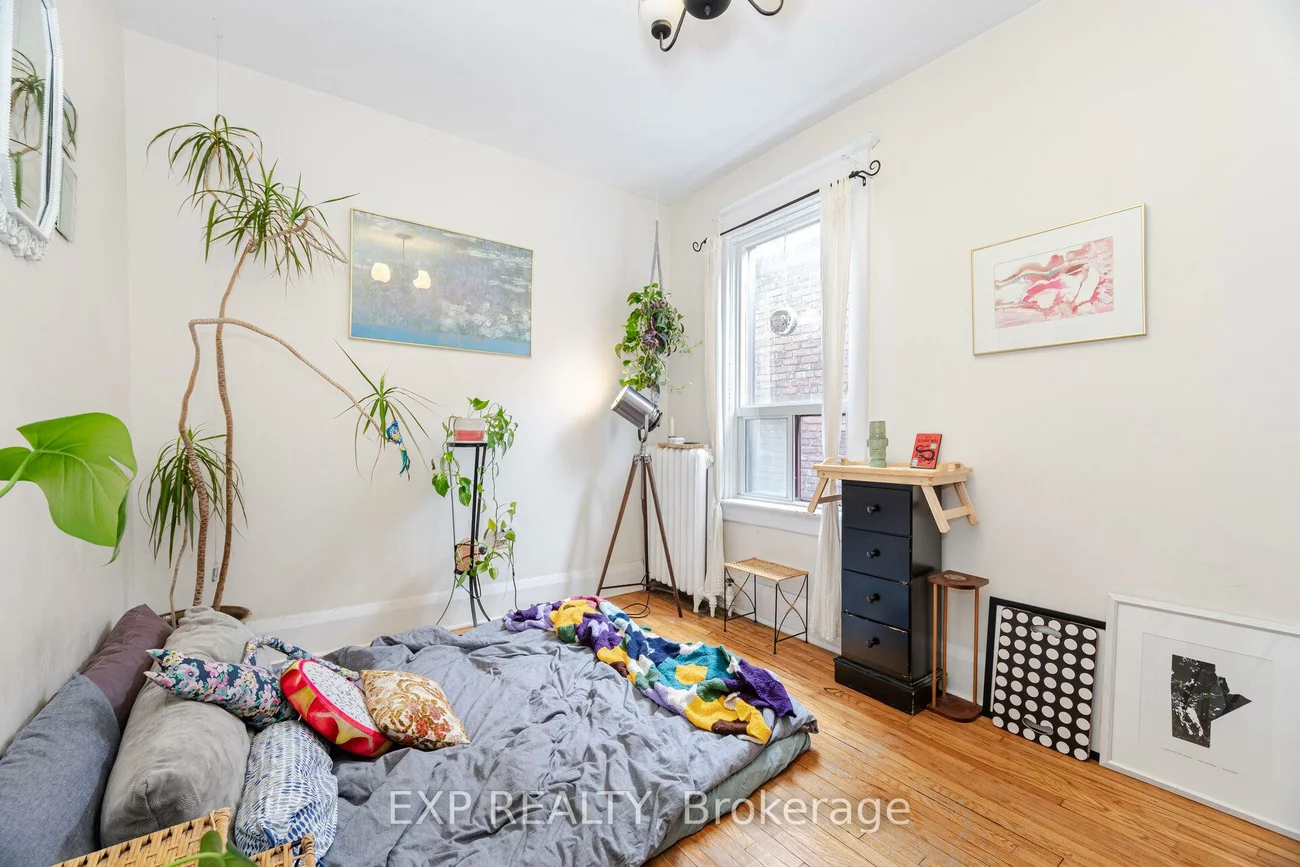1359, Danforth, Greenwood-Coxwell, Toronto