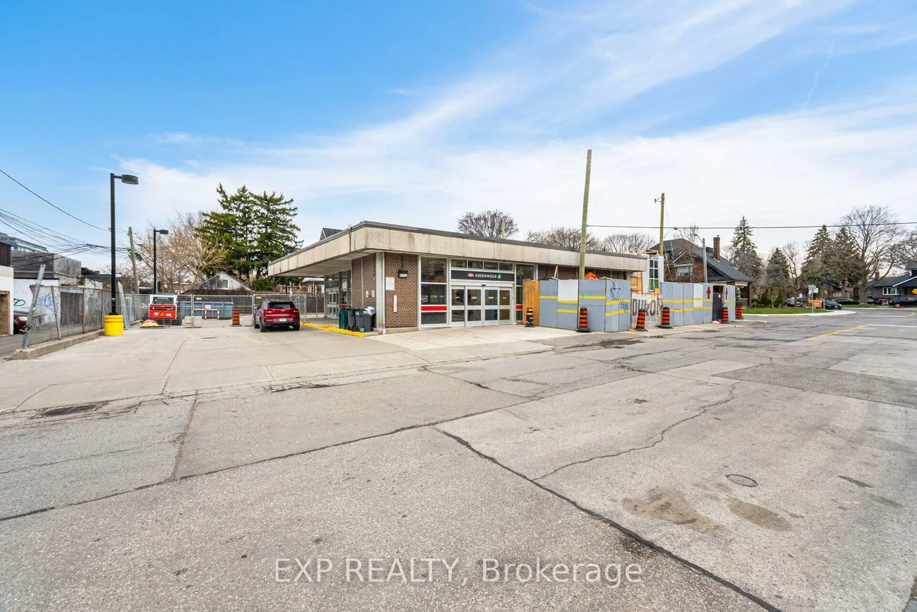 1359, Danforth, Greenwood-Coxwell, Toronto