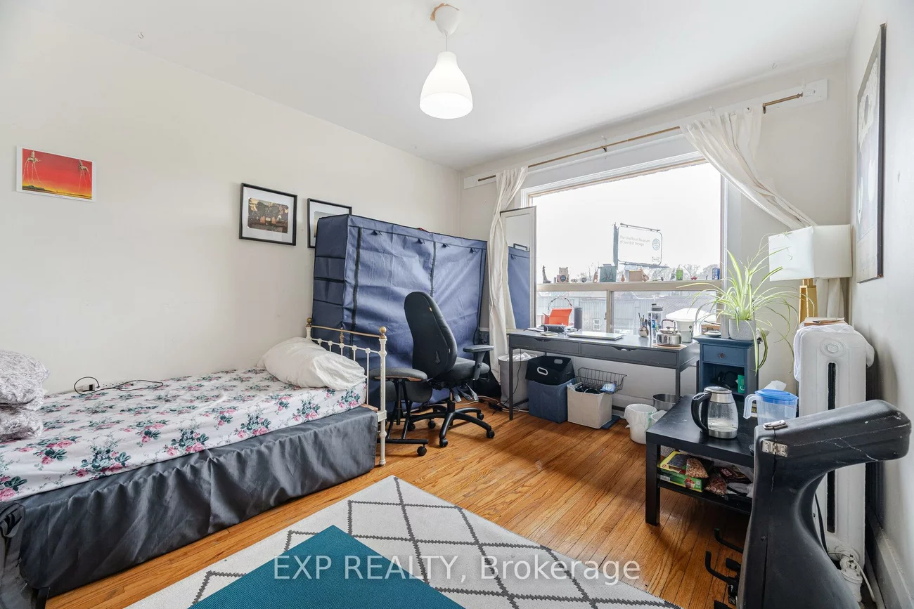1359, Danforth, Greenwood-Coxwell, Toronto
