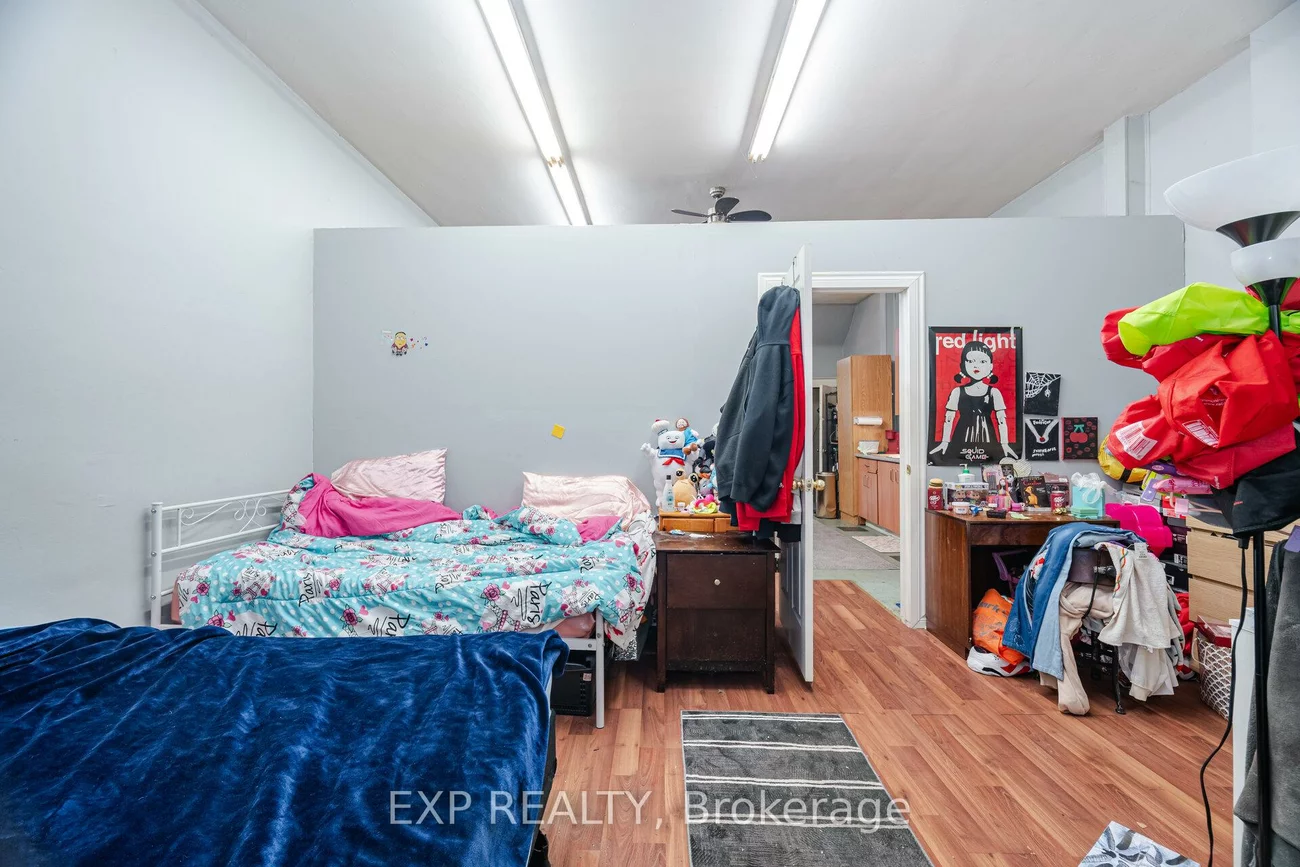 1359, Danforth, Greenwood-Coxwell, Toronto