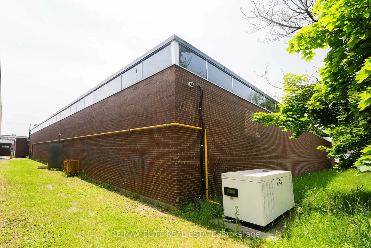 60, Modern, Wexford-Maryvale, Toronto