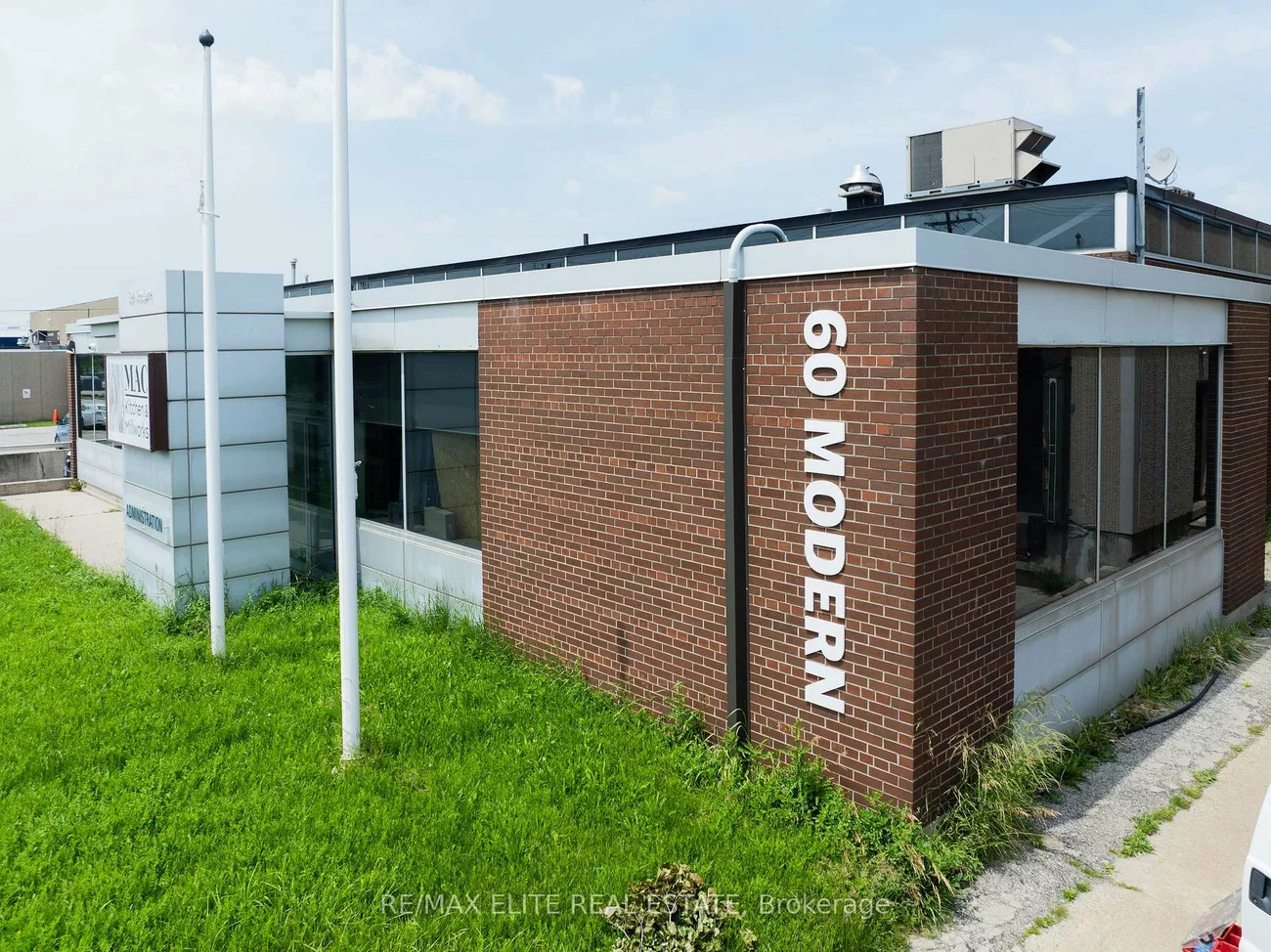 60, Modern, Wexford-Maryvale, Toronto