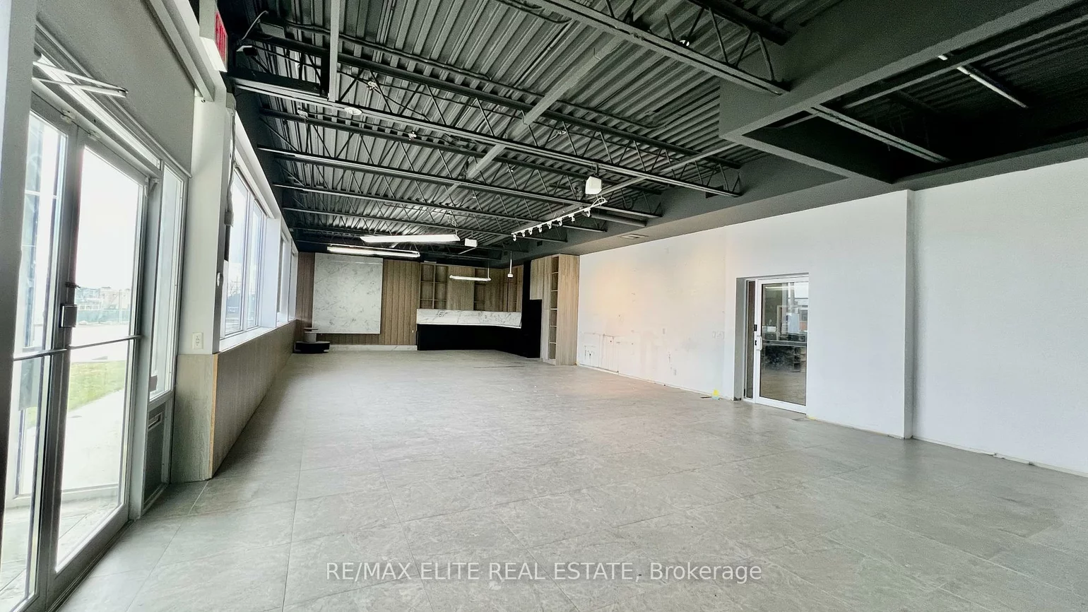 60, Modern, Wexford-Maryvale, Toronto