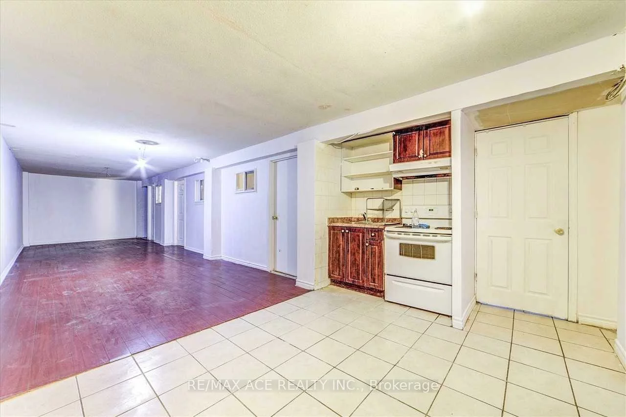 2685, Eglinton, Eglinton East, Toronto