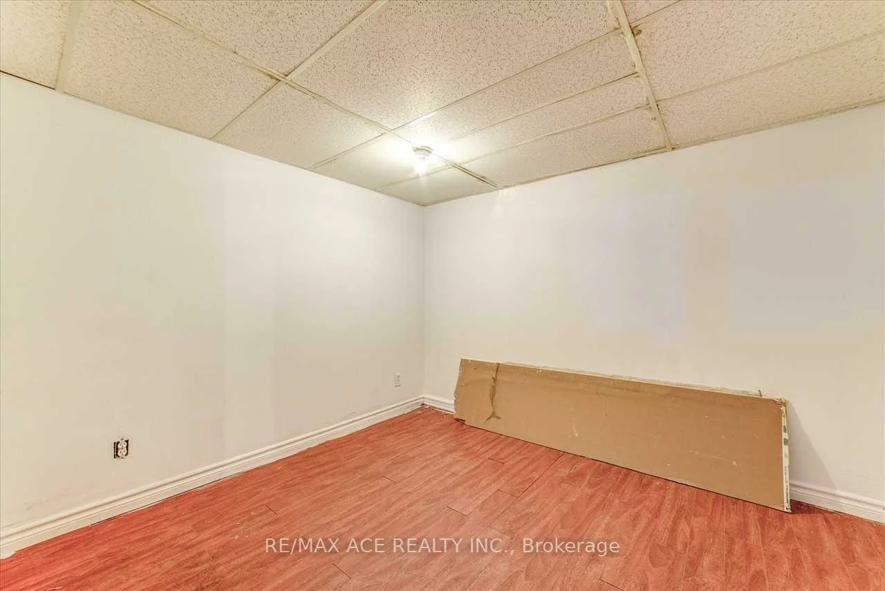 2685, Eglinton, Eglinton East, Toronto