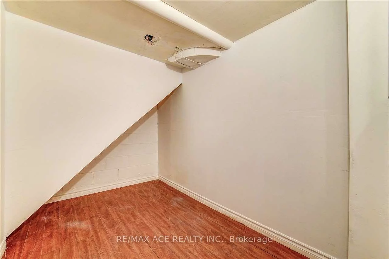 2685, Eglinton, Eglinton East, Toronto