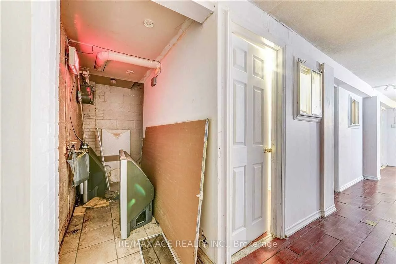 2685, Eglinton, Eglinton East, Toronto