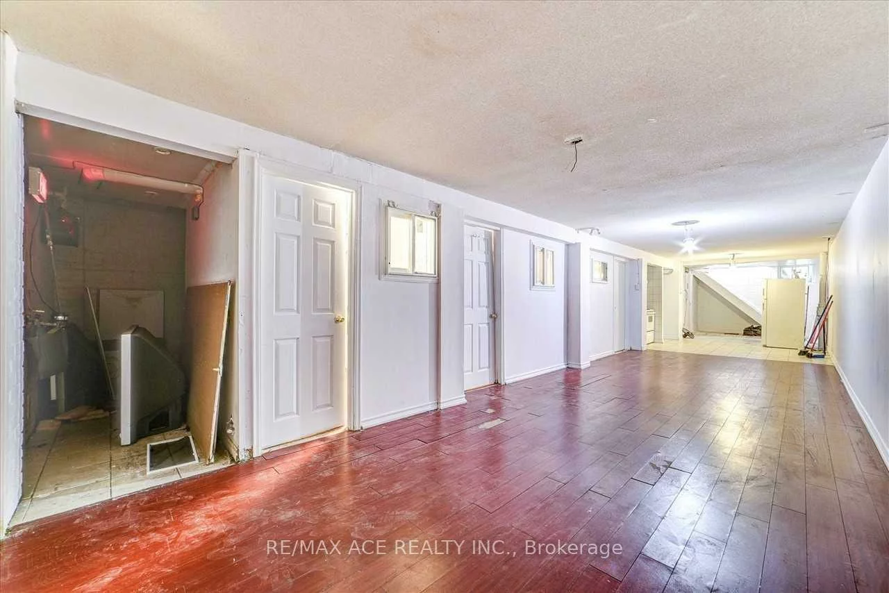 2685, Eglinton, Eglinton East, Toronto