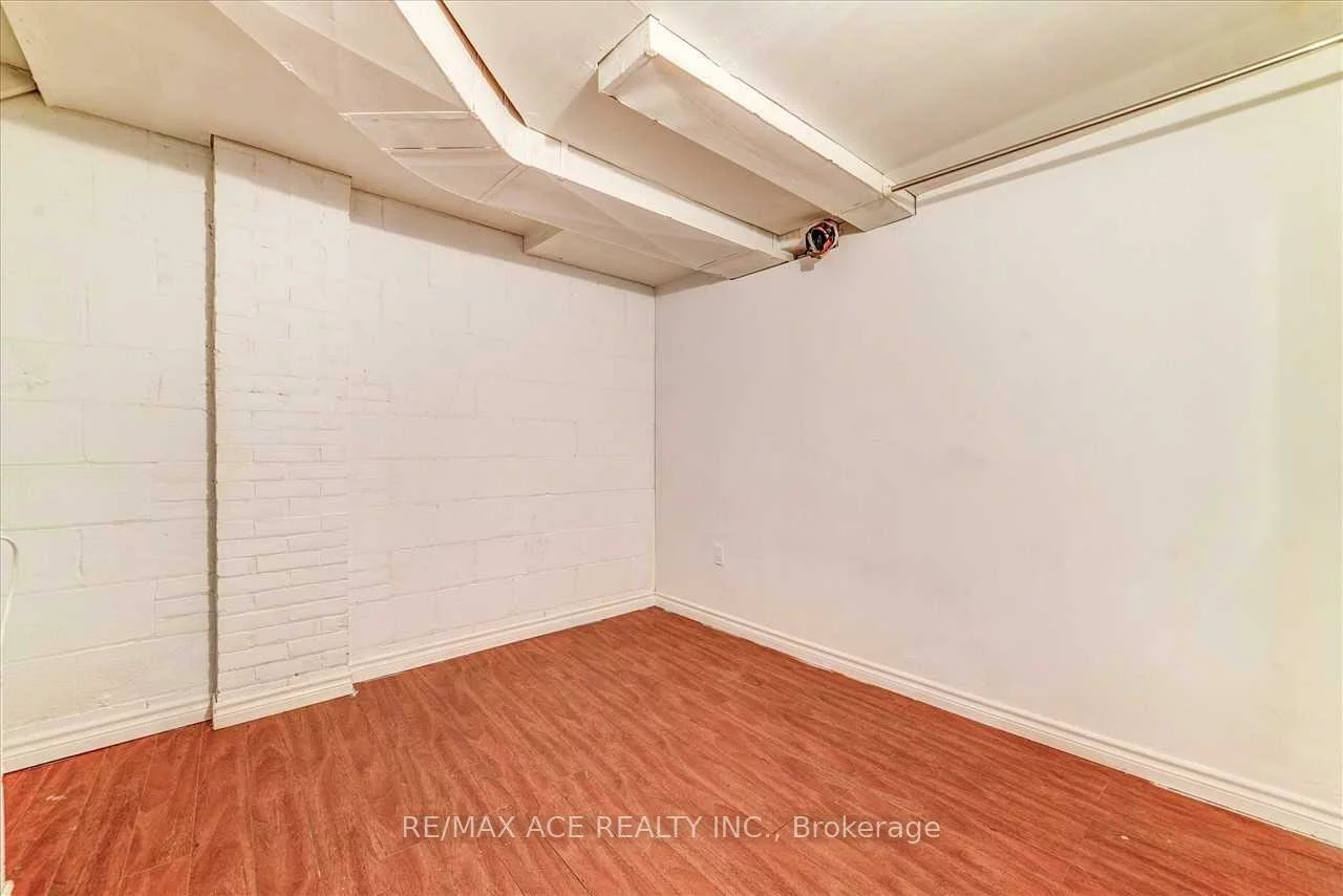 2685, Eglinton, Eglinton East, Toronto