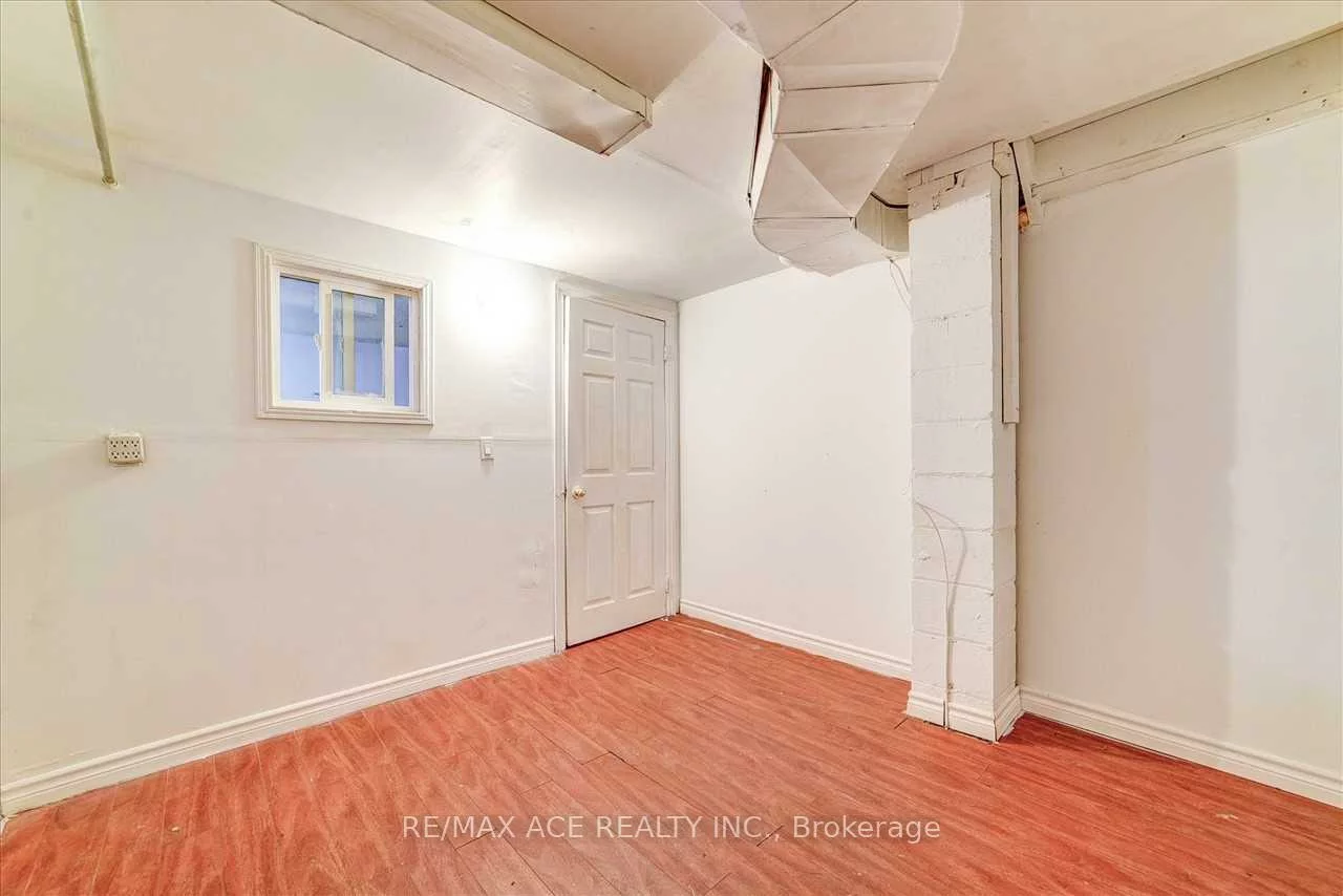 2685, Eglinton, Eglinton East, Toronto