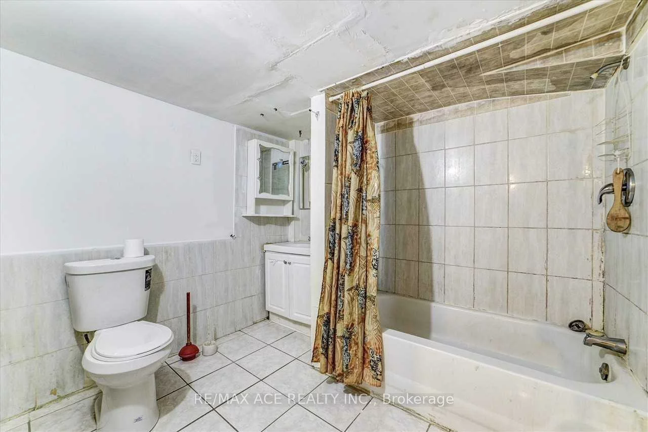 2685, Eglinton, Eglinton East, Toronto
