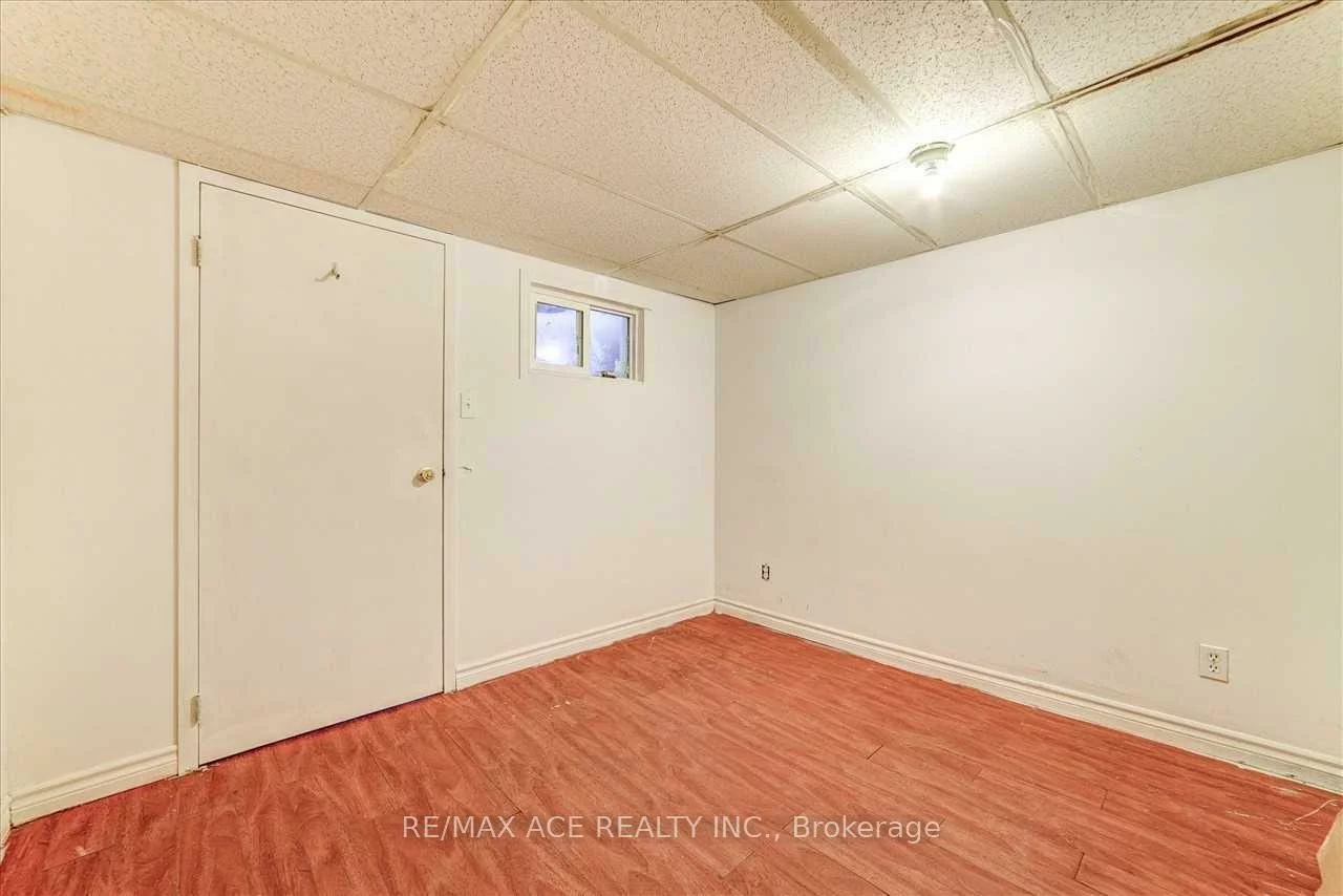 2685, Eglinton, Eglinton East, Toronto