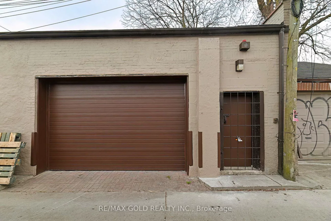 30R, First, South Riverdale, Toronto