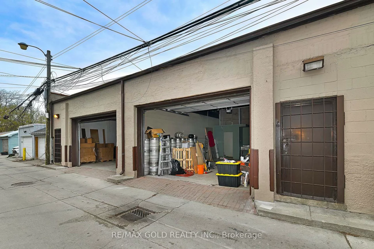 30R, First, South Riverdale, Toronto