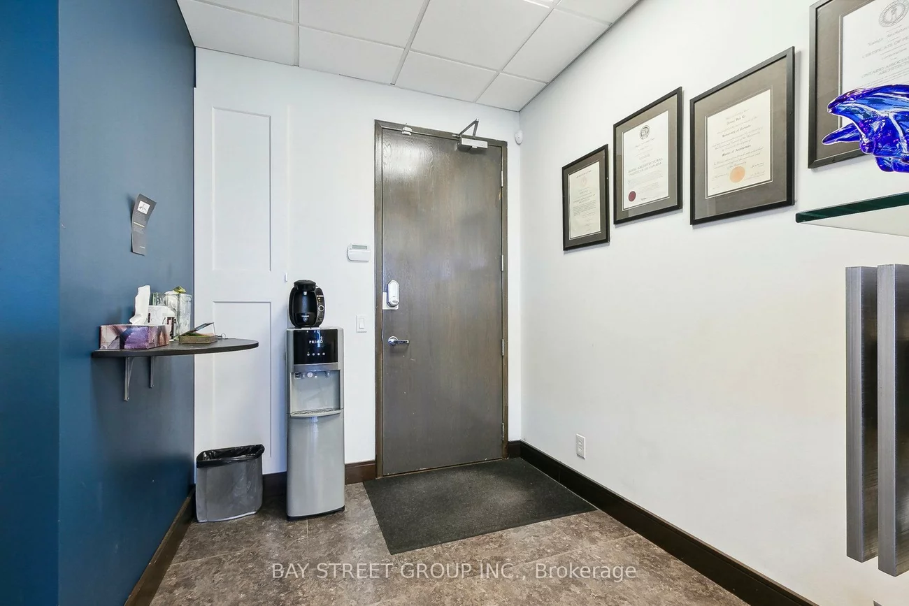 80, Corporate, Woburn, Toronto