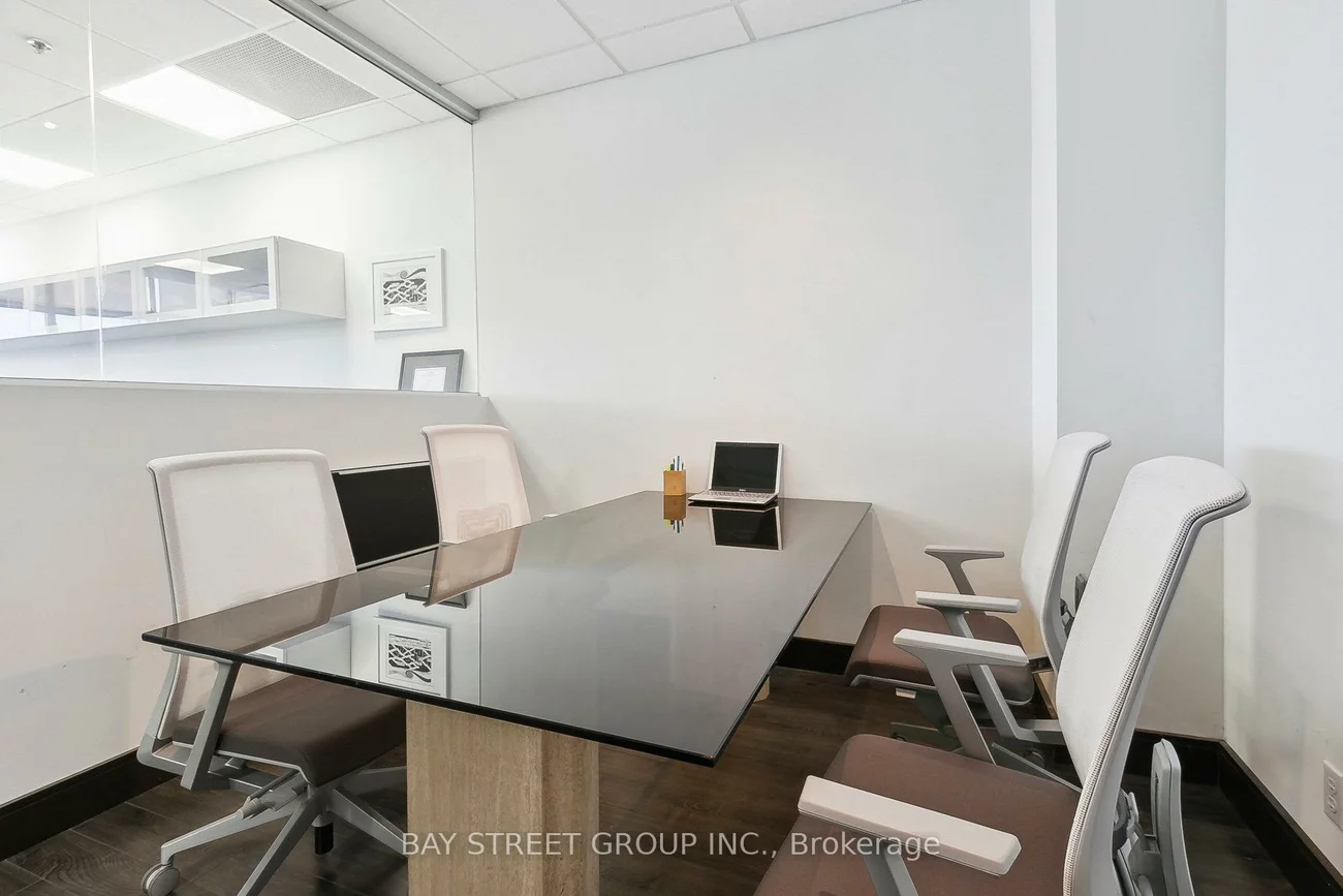 80, Corporate, Woburn, Toronto