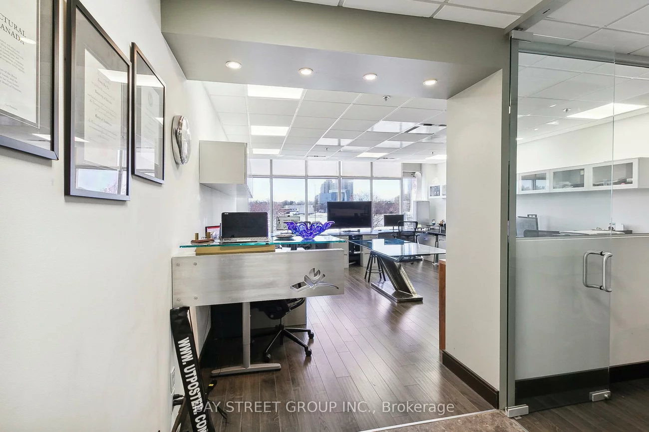 80, Corporate, Woburn, Toronto