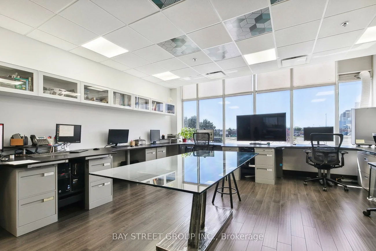 80, Corporate, Woburn, Toronto