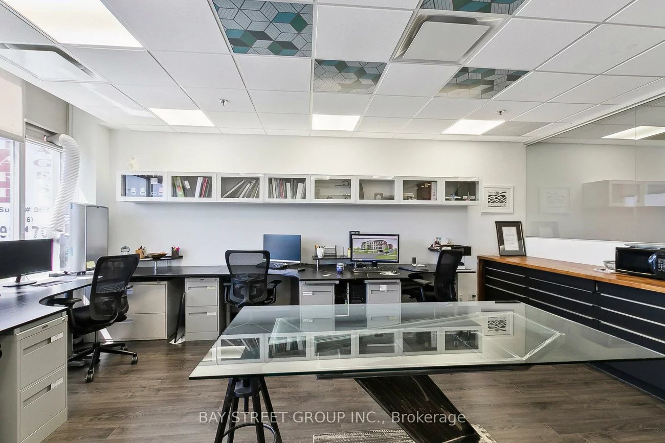 80, Corporate, Woburn, Toronto