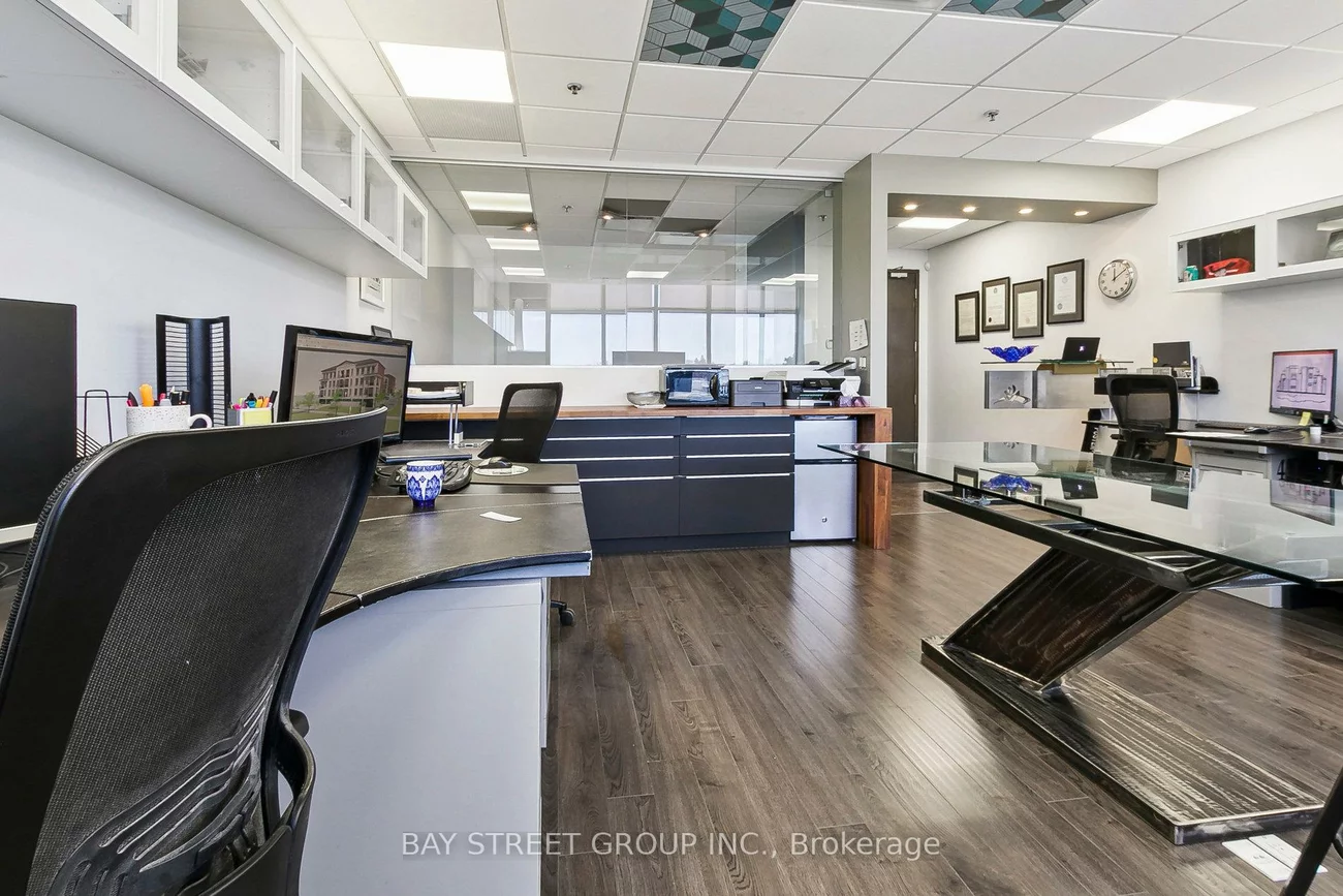 80, Corporate, Woburn, Toronto