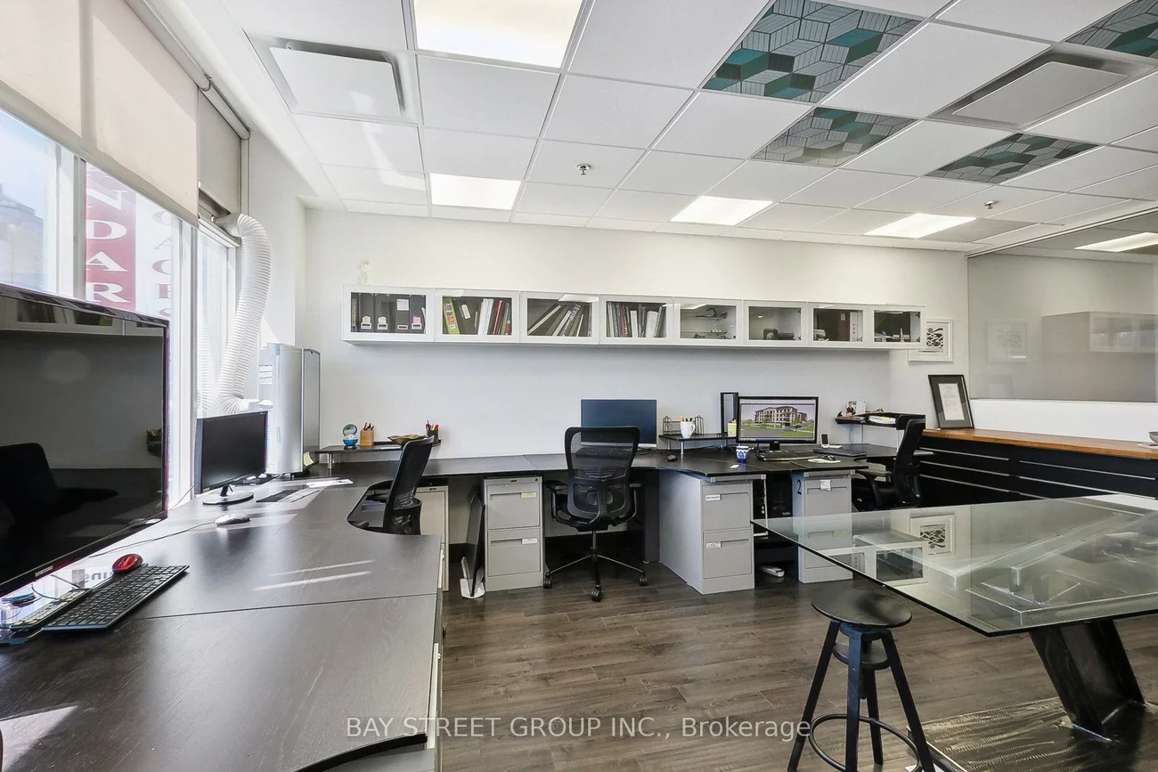 80, Corporate, Woburn, Toronto
