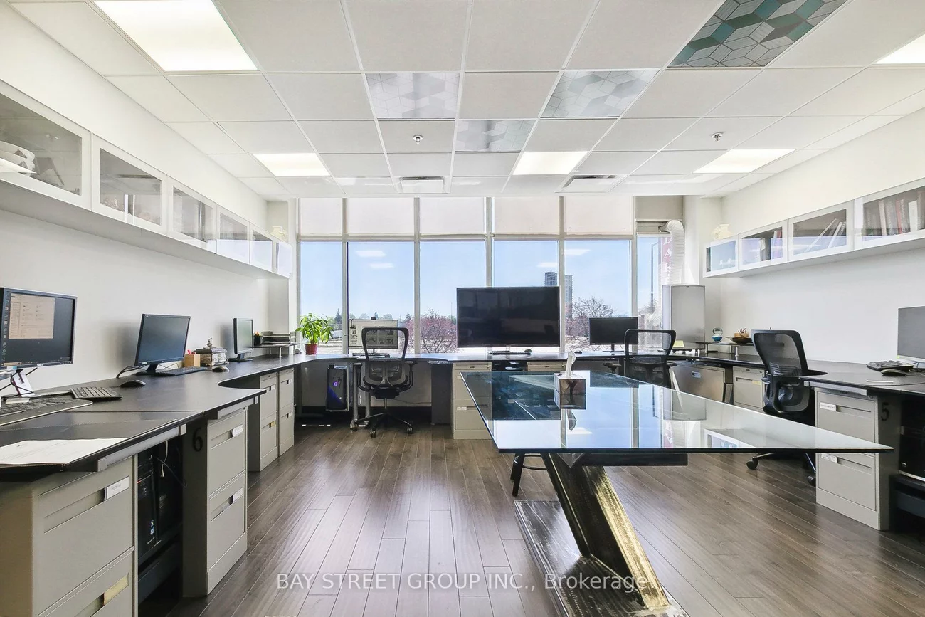 80, Corporate, Woburn, Toronto