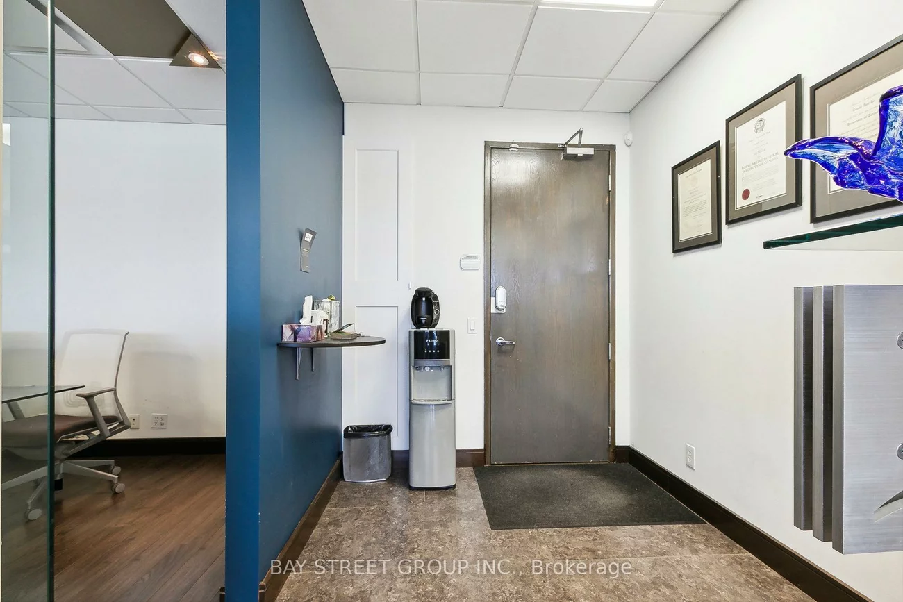 80, Corporate, Woburn, Toronto