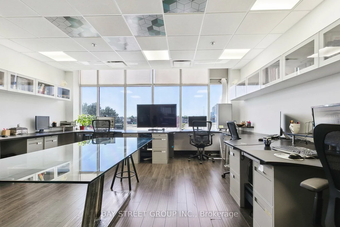 80, Corporate, Woburn, Toronto
