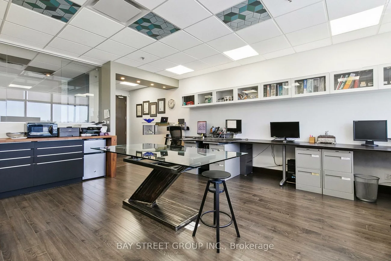 80, Corporate, Woburn, Toronto