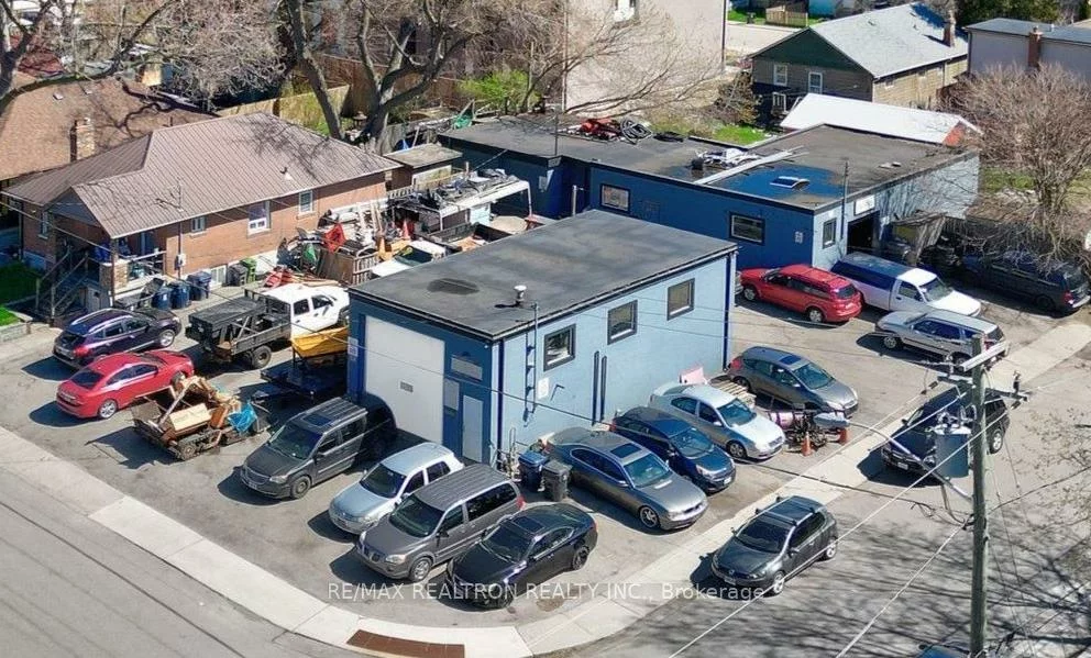 1-3, Elward, Oakridge, Toronto