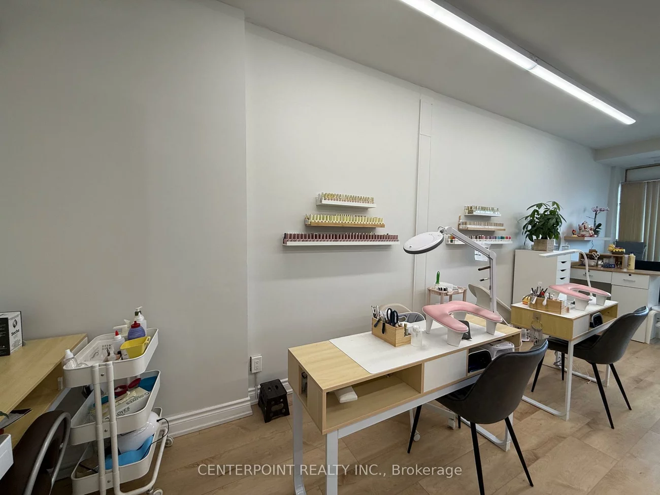 2410, Kingston, Birchcliffe-Cliffside, Toronto
