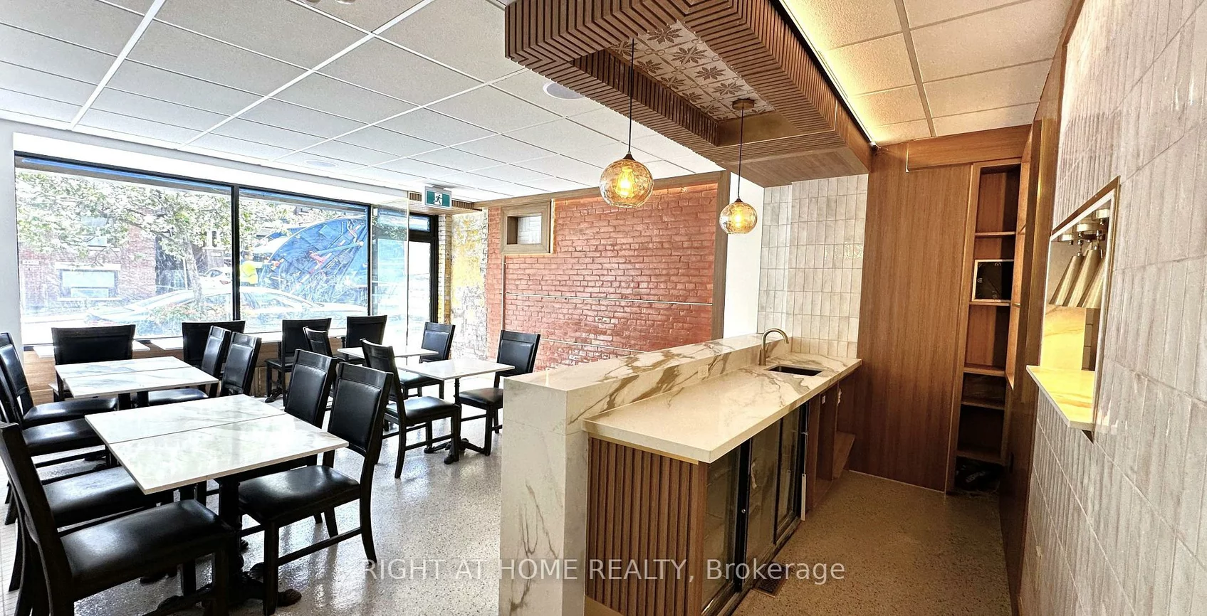 2326, Queen, The Beaches, Toronto