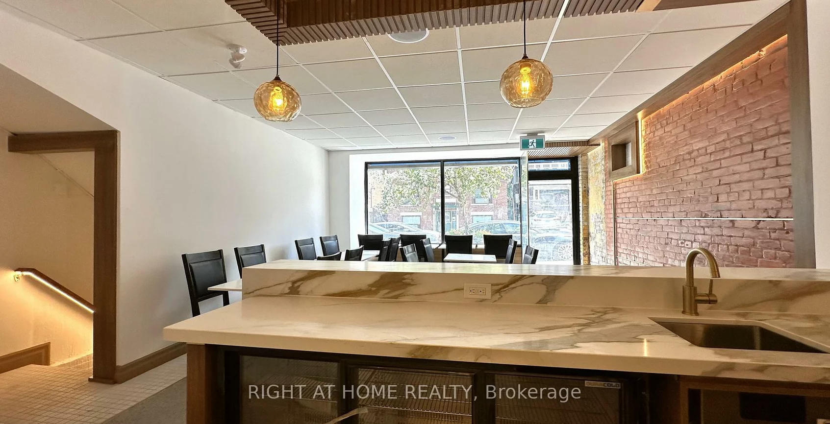 2326, Queen, The Beaches, Toronto