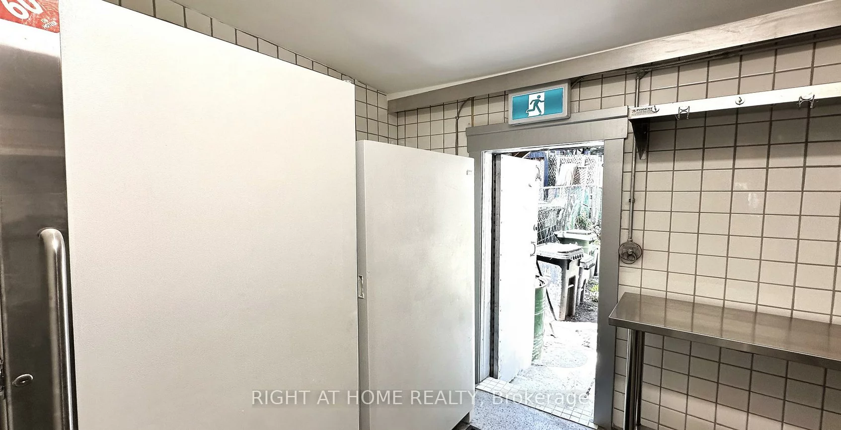2326, Queen, The Beaches, Toronto