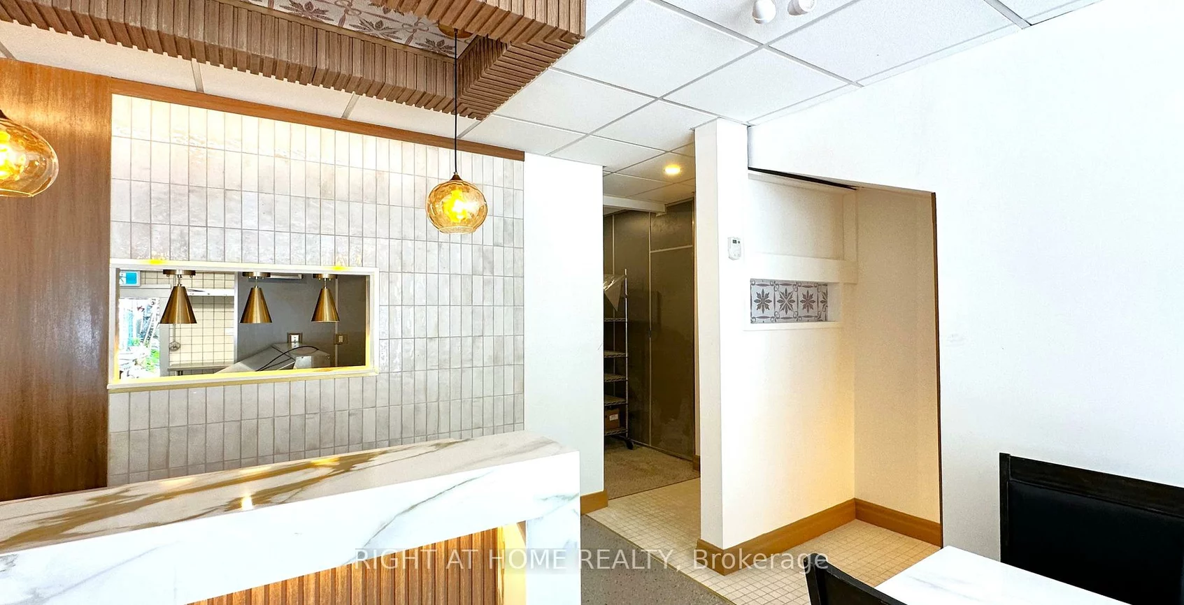 2326, Queen, The Beaches, Toronto
