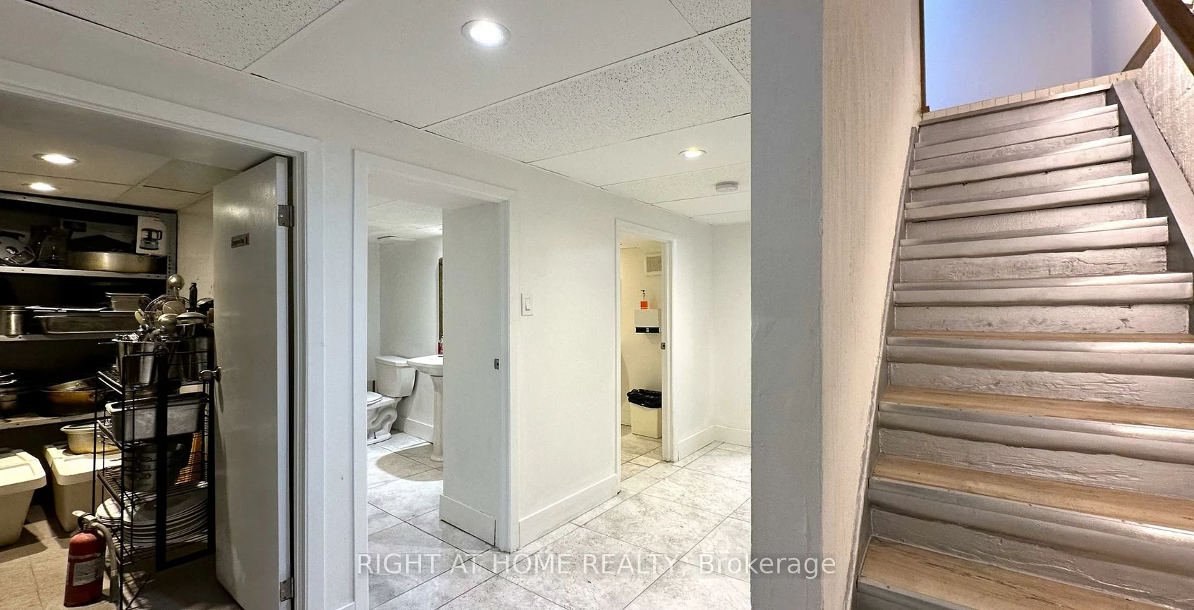 2326, Queen, The Beaches, Toronto